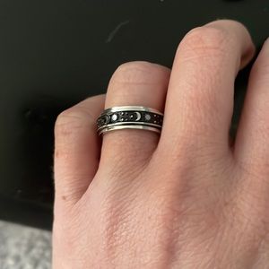 Fidget spinner size 4 rings